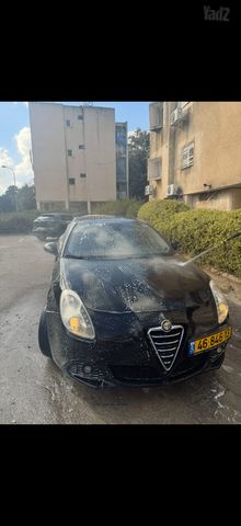 אלפא רומיאו ג'ולייטה