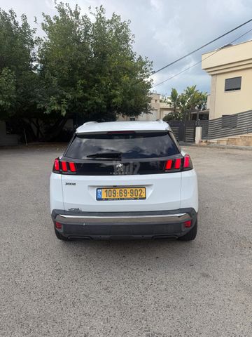 פיג'ו 3008