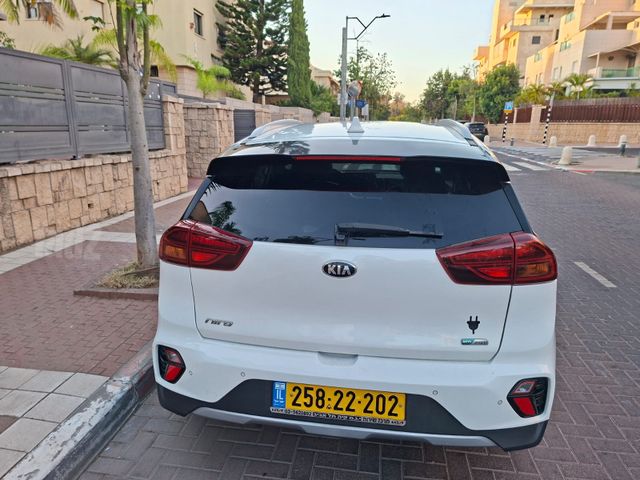 קיה נירו