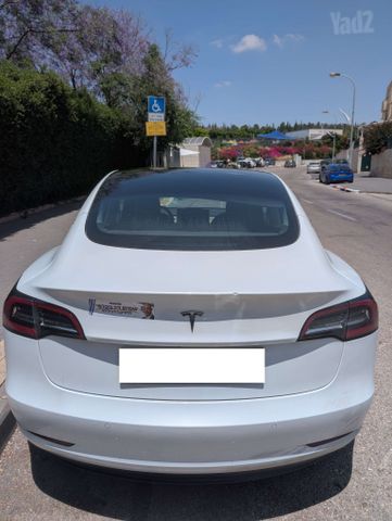 טסלה מודל 3