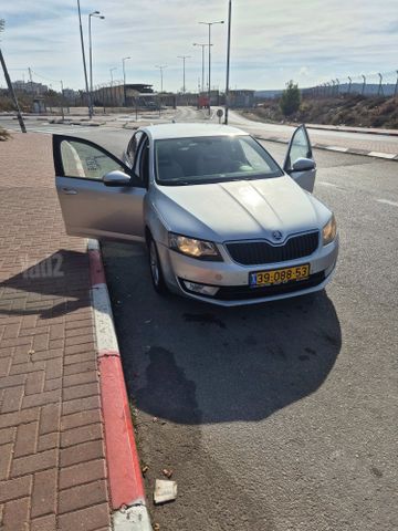 סקודה אוקטביה