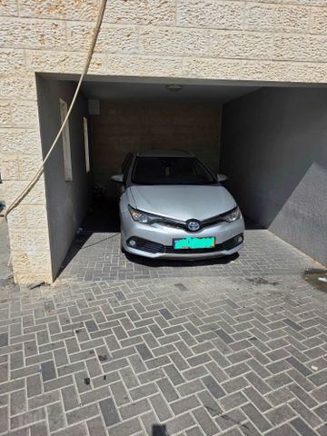 מודעת רכב טויוטה אוריס