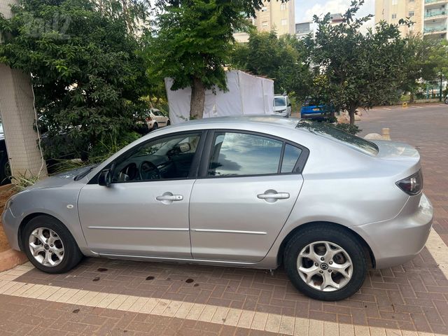 מאזדה 3