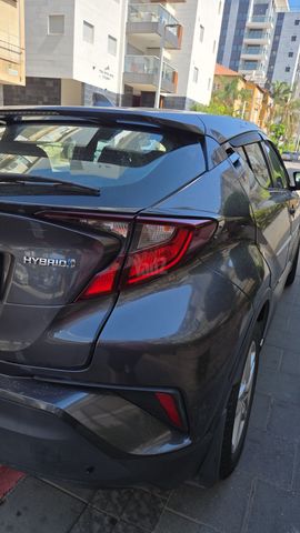 C-HR City היברידי אוט׳ 1.8 (99 כ״ס)