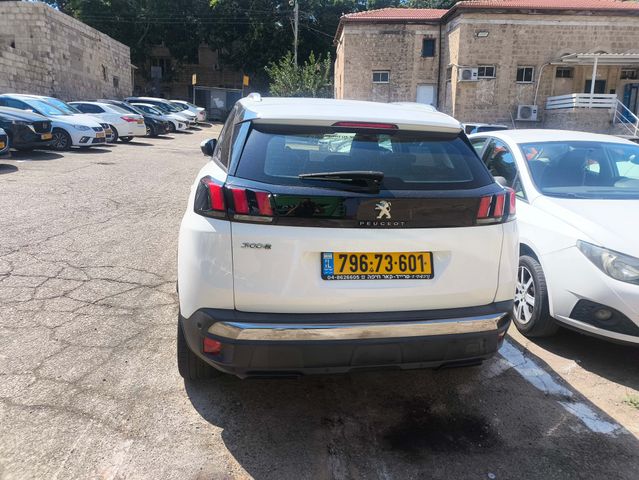 פיג'ו 3008