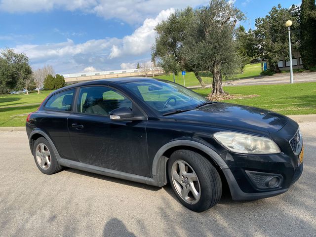וולוו C30