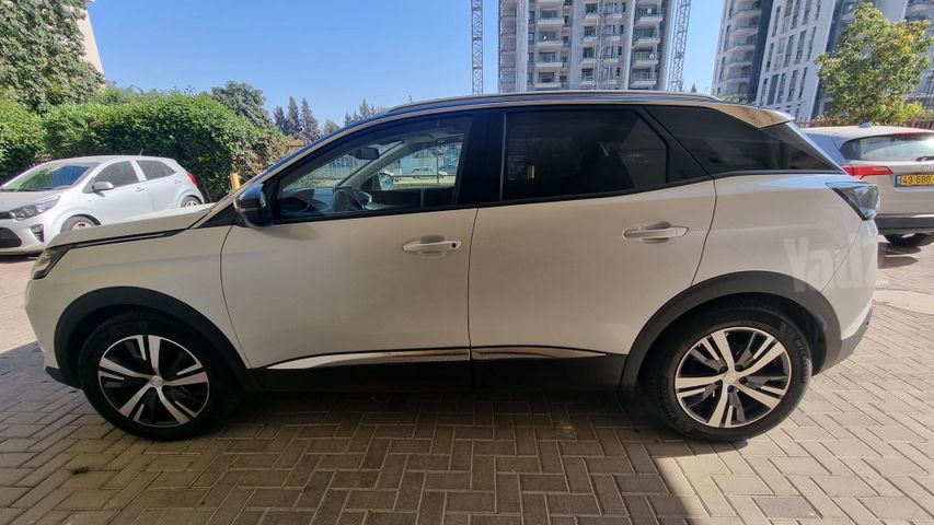 פיג'ו 3008
