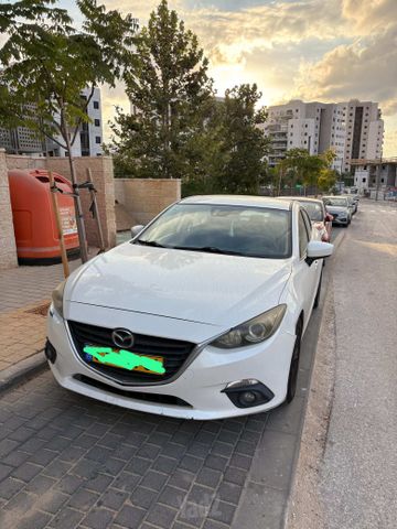 מאזדה 3