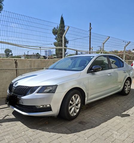 סקודה אוקטביה