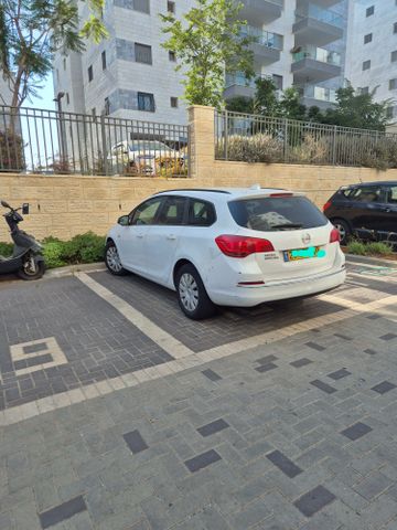 אופל אסטרה