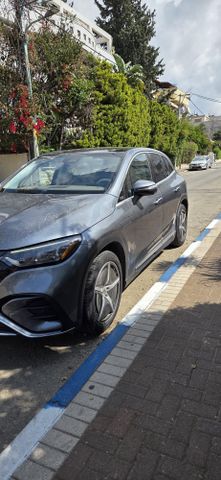 מרצדס-בנץ EQE SUV