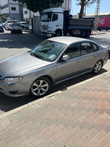 סובארו B4/לגאסי