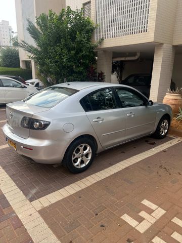 מאזדה 3