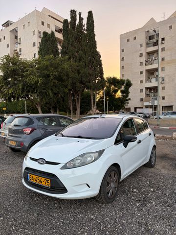 מודעת רכב פורד פיאסטה