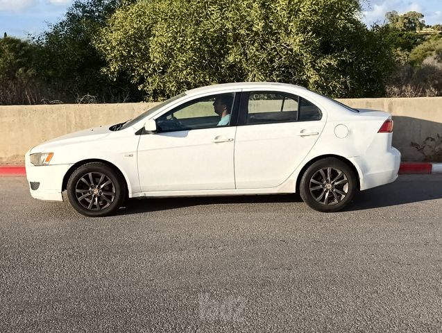 מיצובישי לנסר