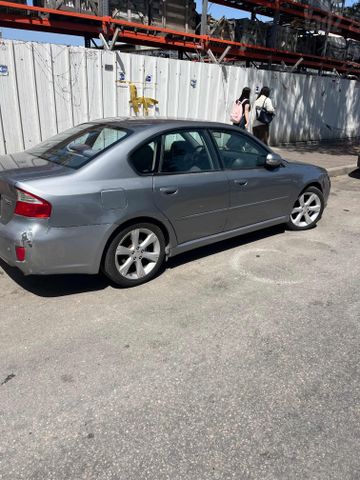 סובארו B4/לגאסי