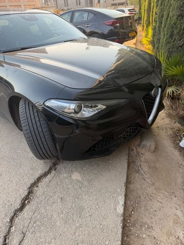 אלפא רומיאו ג'וליה