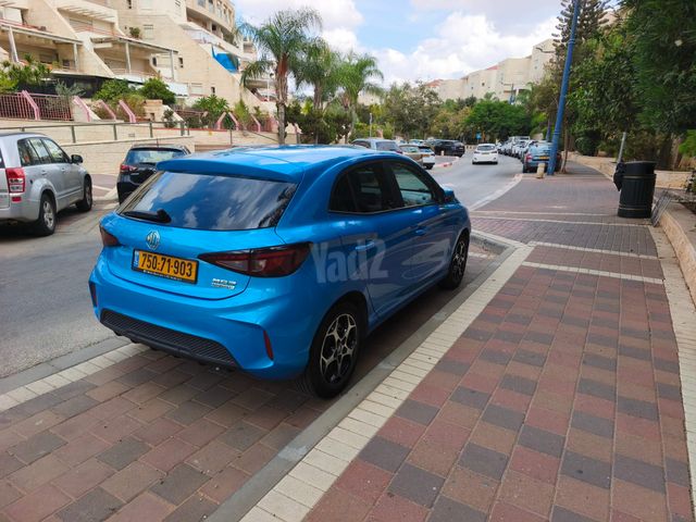 אם ג'י MG3