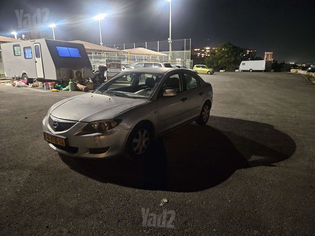 מודעת רכב מאזדה 3