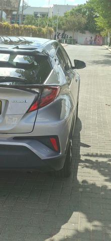 מודעת רכב טויוטה C-HR
