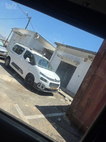מודעת רכב סיטרואן ברלינגו