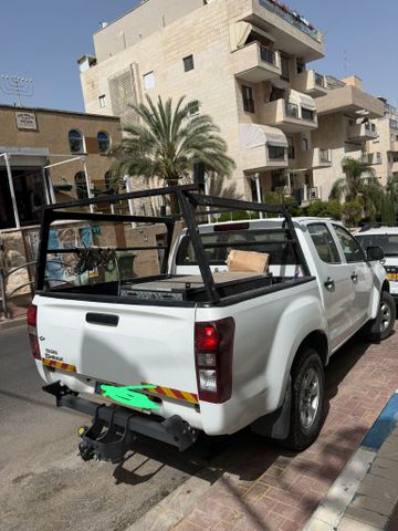 איסוזו די-מקס
