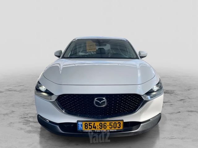 מודעת רכב מאזדה CX-30