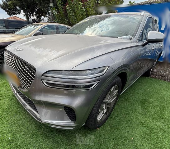 מודעת רכב ג'נסיס GV70