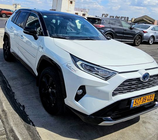 טויוטה RAV4