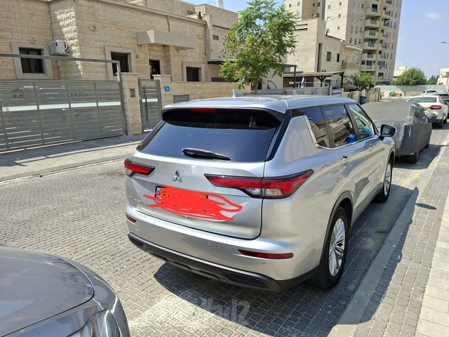 מיצובישי אאוטלנדר