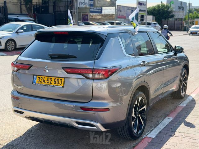 מיצובישי אאוטלנדר