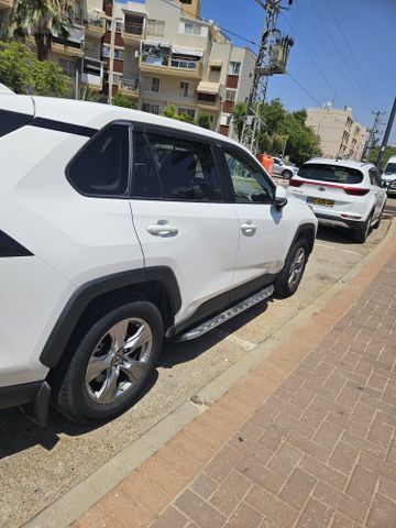טויוטה RAV4