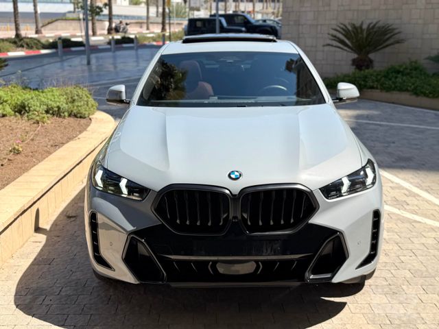 ב מ וו X6