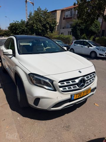 מרצדס-בנץ GLA