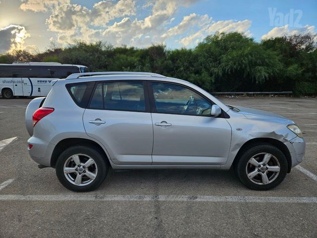 טויוטה RAV4