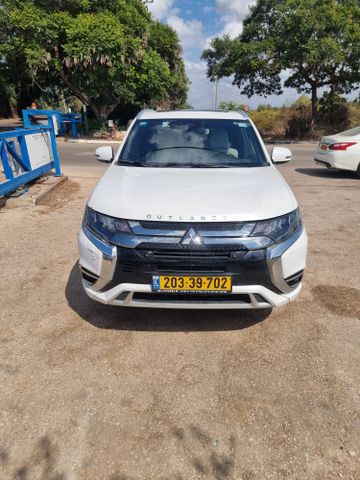מיצובישי אאוטלנדר
