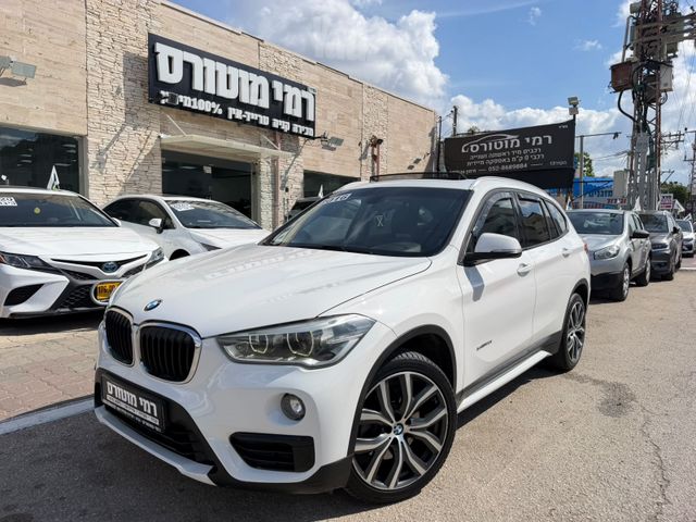 ב מ וו X1