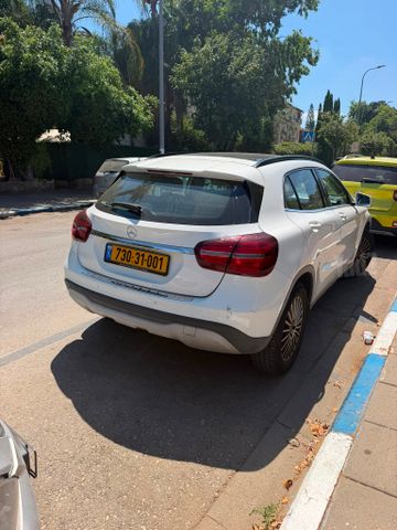 מרצדס-בנץ GLA