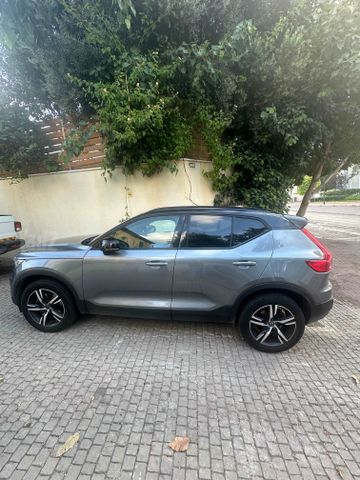 וולוו XC40