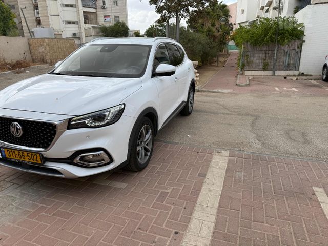 מודעת רכב אם ג'י EHS PHEV