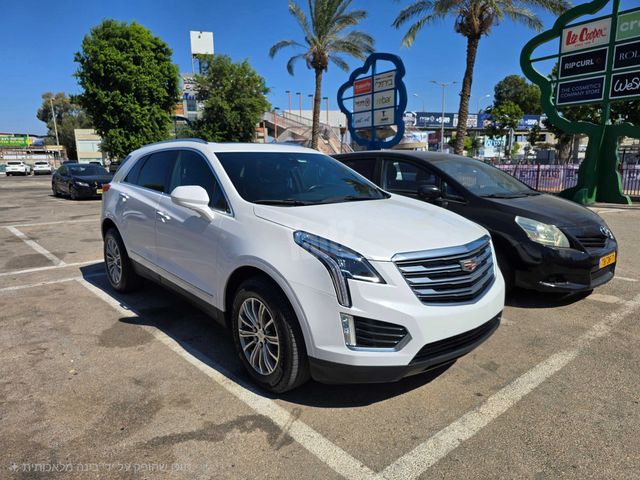 קאדילק XT5