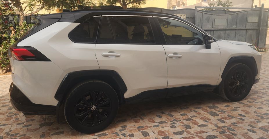 RAV4 E-Motion Sky היברידי אוט׳ 2.5 (178 כ״ס) [2019-2026]