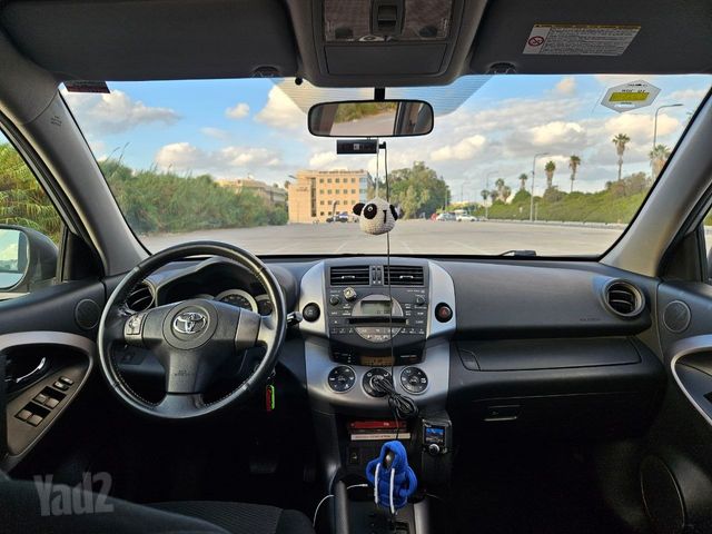 טויוטה RAV4