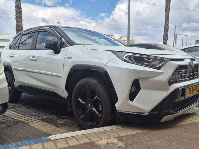 מודעת רכב טויוטה RAV4