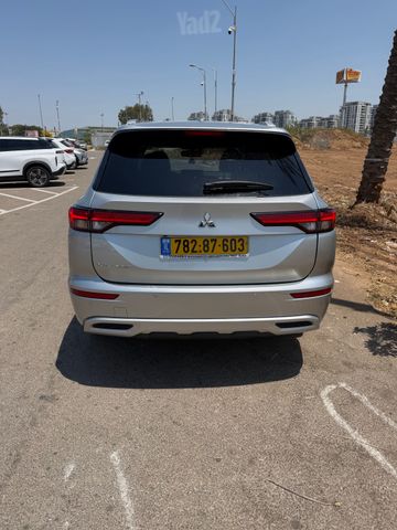 מיצובישי אאוטלנדר