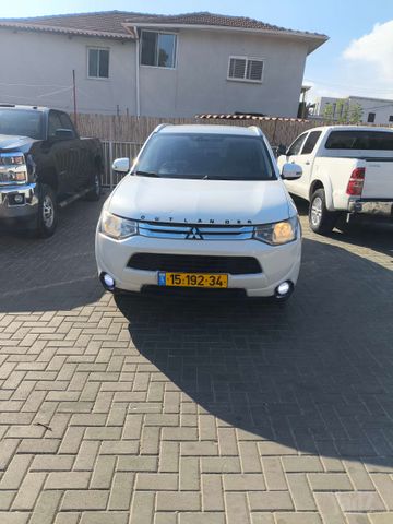 מיצובישי אאוטלנדר