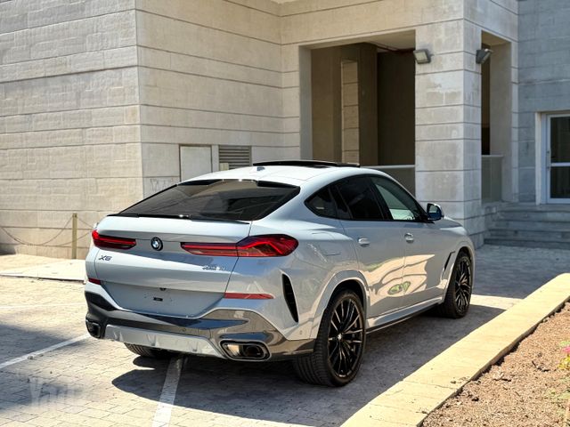 ב מ וו X6
