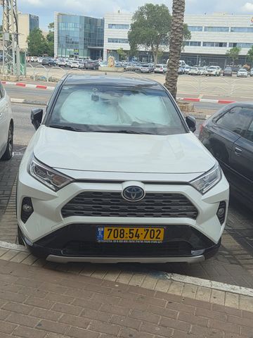 טויוטה RAV4