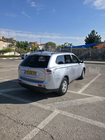 מיצובישי אאוטלנדר