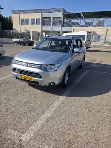 מיצובישי אאוטלנדר